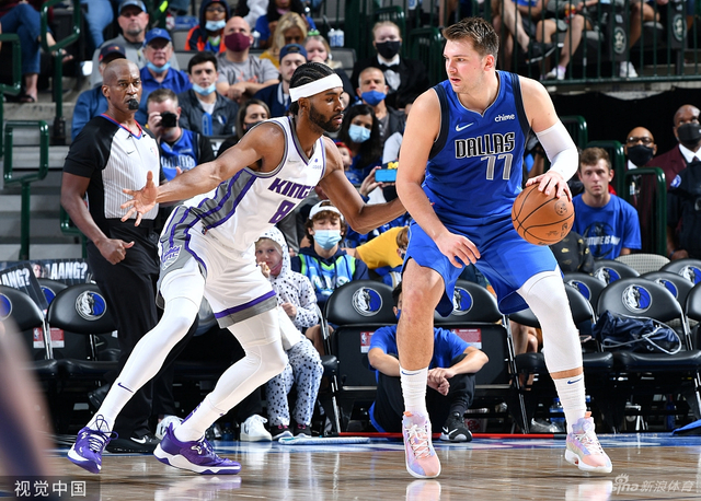 勇士内线的 勇士内线的