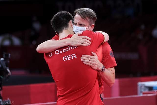 高风险的突 高风险的突